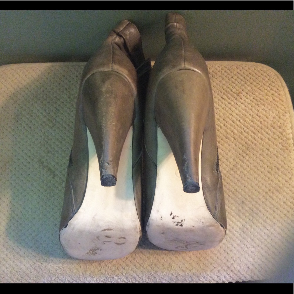 Seychelles bow ankle heel boots grey taupe Sz. 8 - Picture 5 of 6